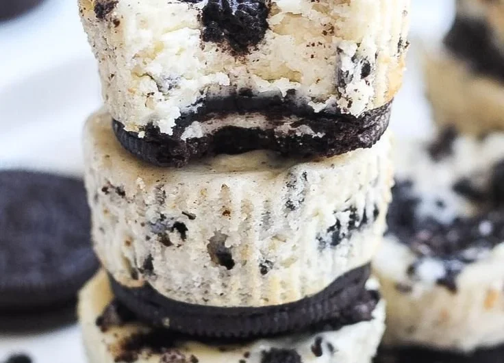 Delicious Oreo Cheesecake Bites ready to be served