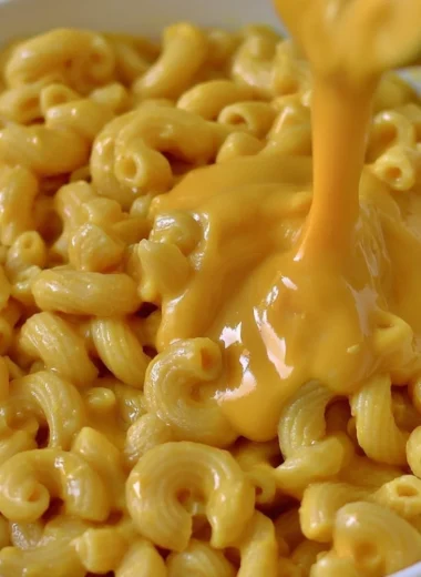 Creamy vegan mac and cheese without cashews served in a bowl